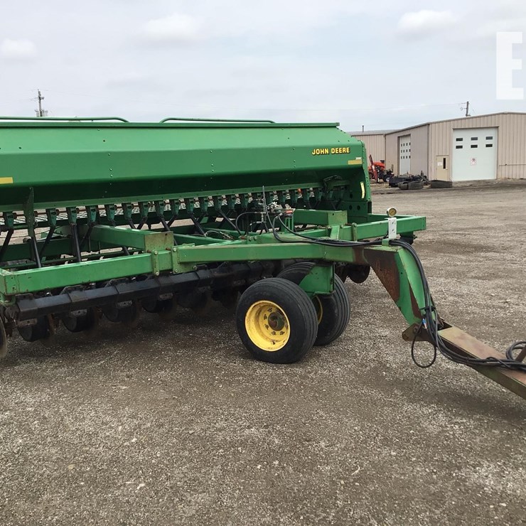 2000 JOHN DEERE 1560