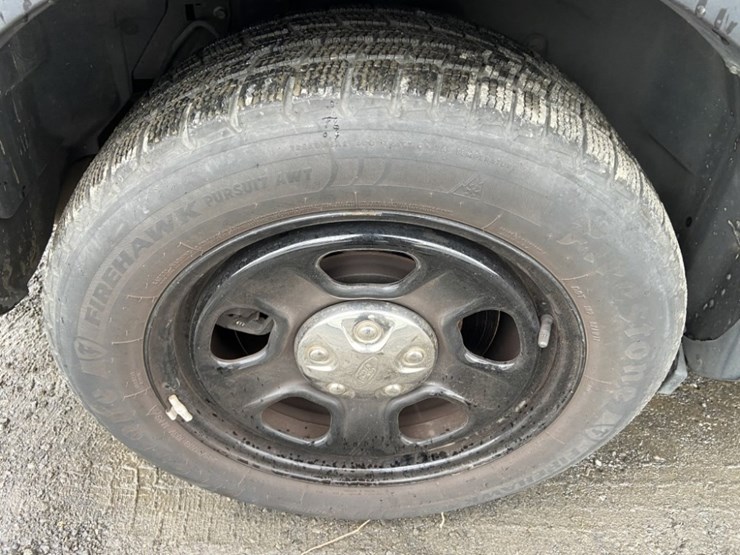 2014-ford-explorer-image-33