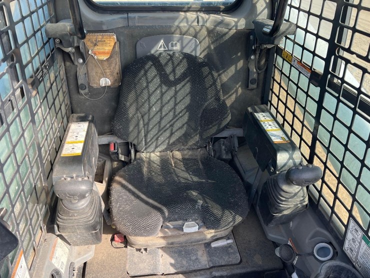 2022-bobcat-s740-image-23