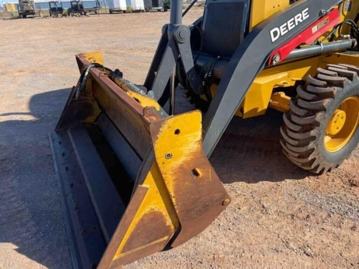 2024-john-deere-320-image-6