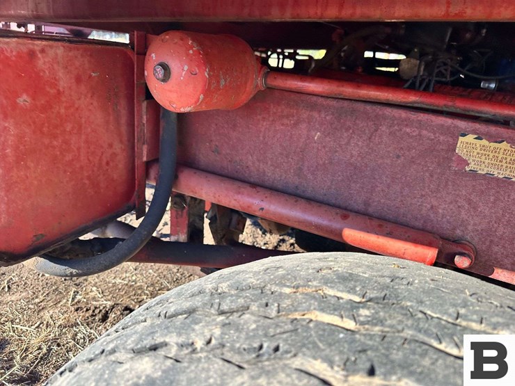 1972-new-holland-1048-image-36