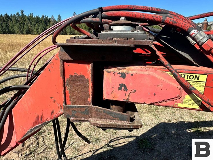 new-holland-216-image-11