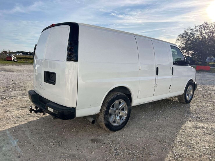 2006-gmc-3500-image-3