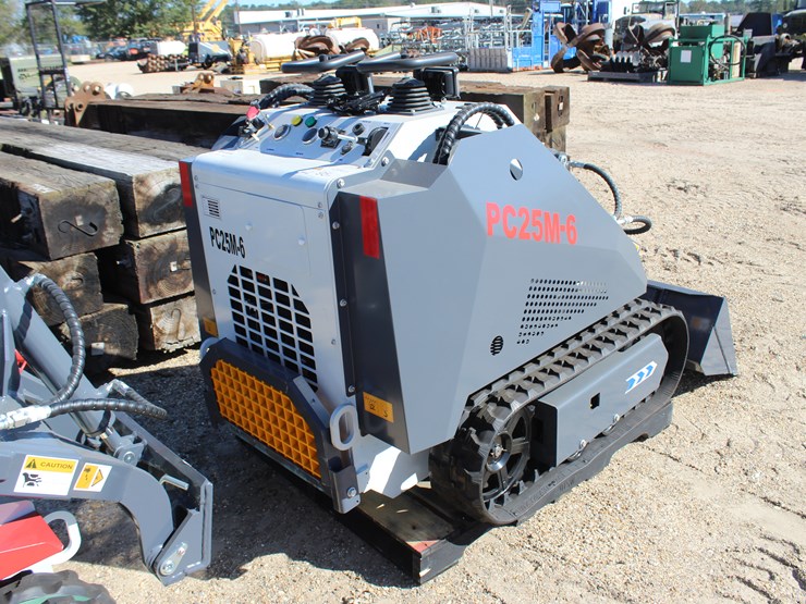 #3510-•-2025-mini-loader,-skid-steer-image-3