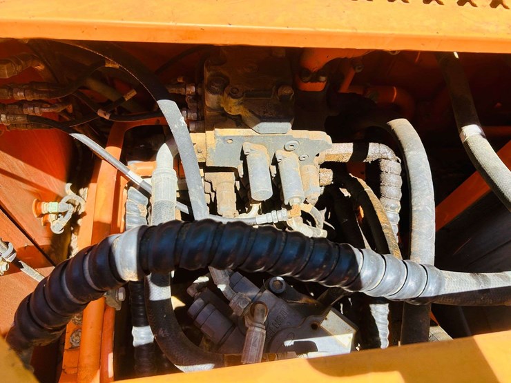 2010-doosan-dx180-lc-image-63