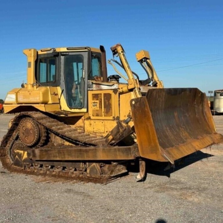 1998 D6R Dozer