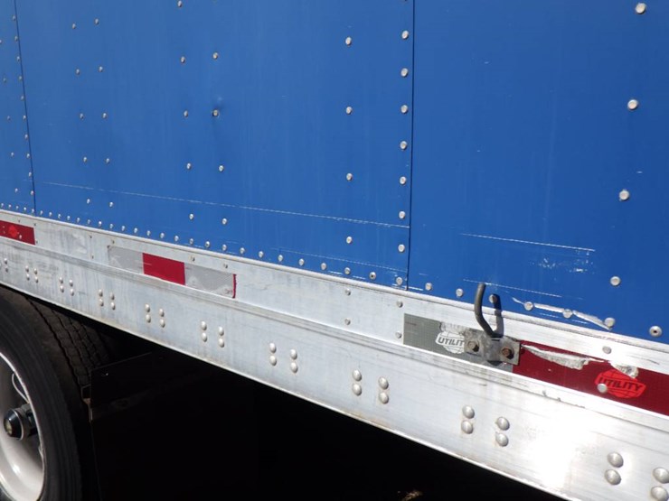 2012-utility-4000d-x-image-25