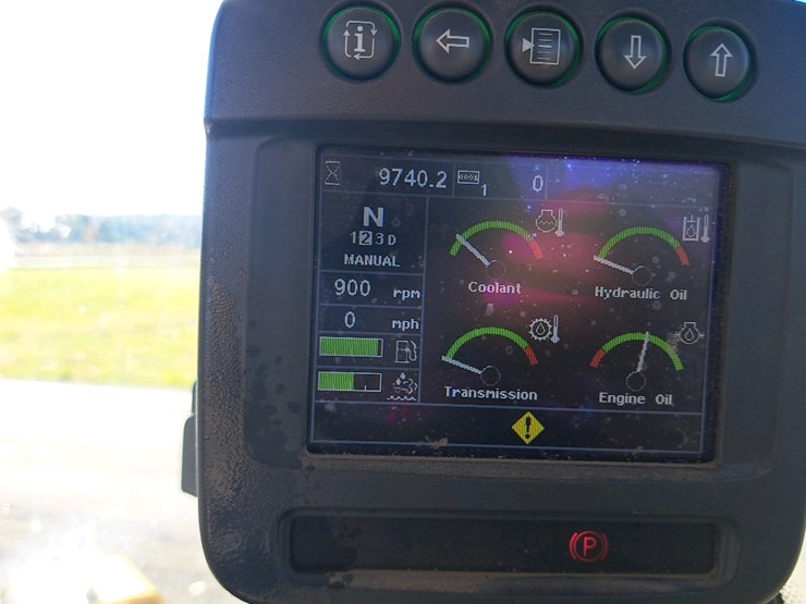 2018-deere-524k-image-16