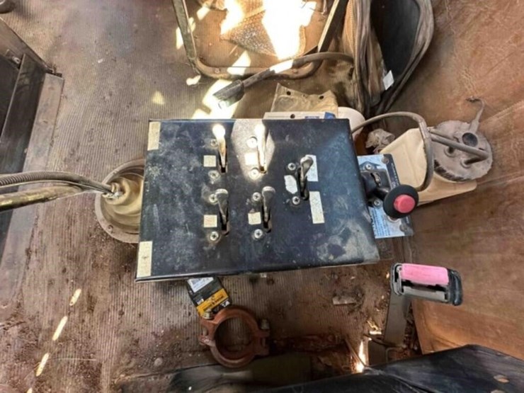 1996-freightliner-bobtail-water-truck-image-38