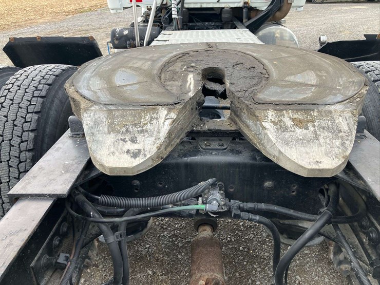 2013-freightliner-cascadia-image-87