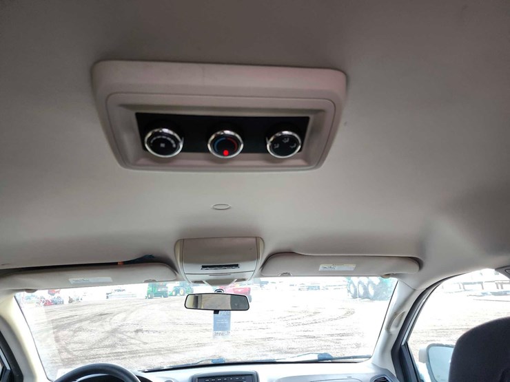 2015-dodge-grand-caravan-sxt-image-22