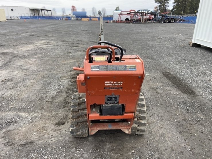 2017-ditch-witch-c16x-image-4