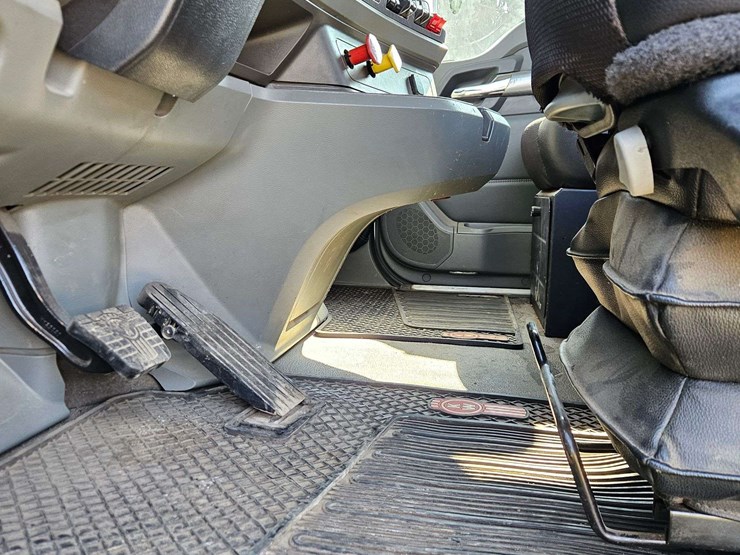 2019-kenworth-t880-image-22