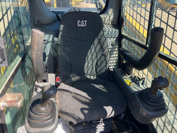 2015-caterpillar-289d-image-26