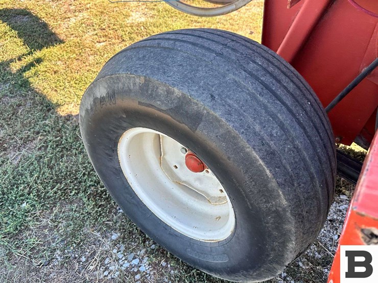 hesston-4655-image-31