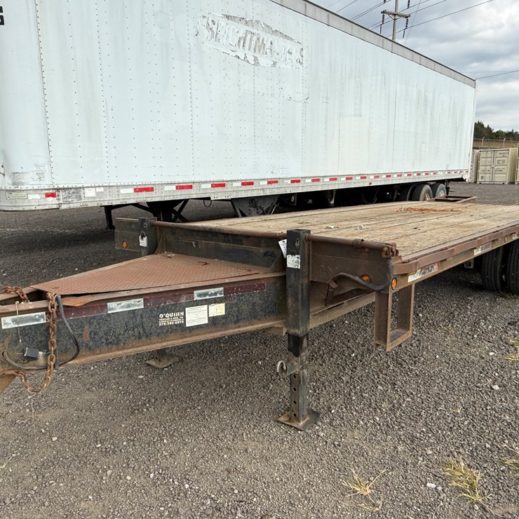 #48 • 2012 P & T 25' PINTLE HITCH TRAILER