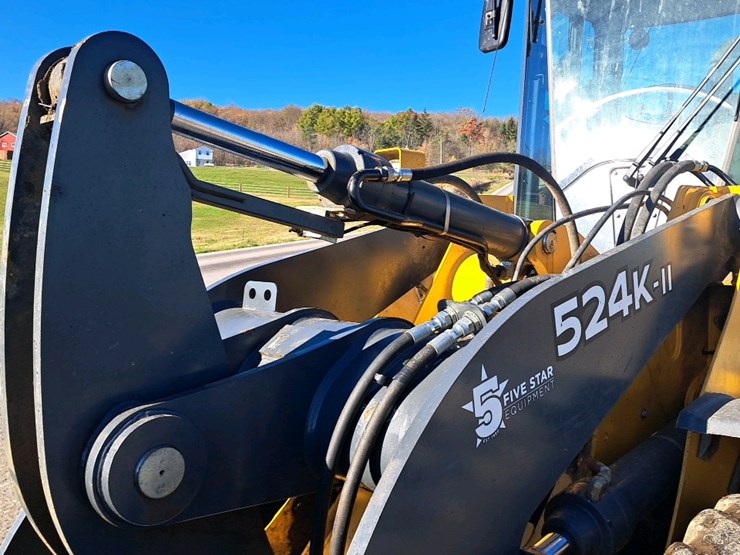 2018-deere-524k-image-29