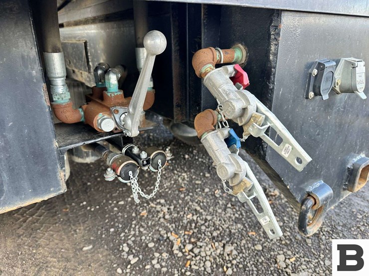 2008-peterbilt-386-image-52