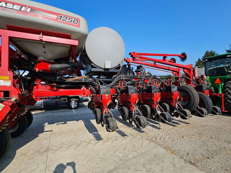 case-1250-early-riser-planter-image-14