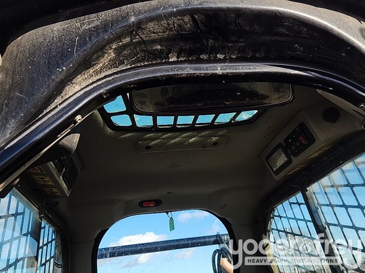 2021-caterpillar-289d3-image-32