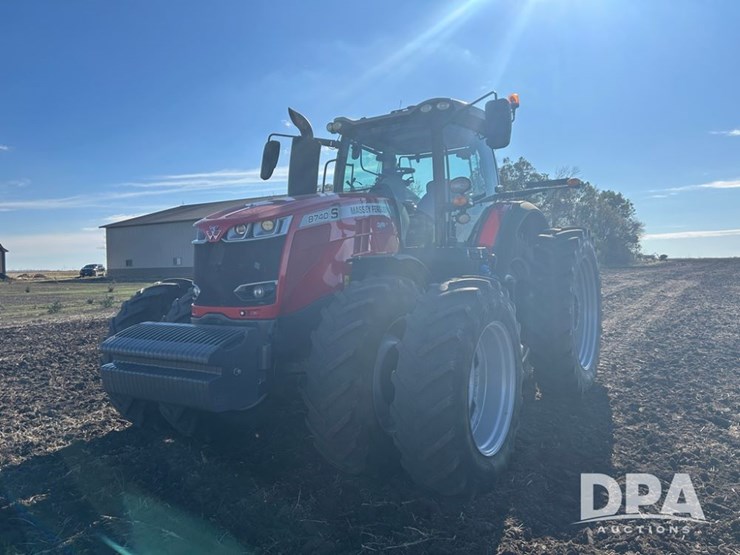 2020-massey-ferguson-8740s-image-2