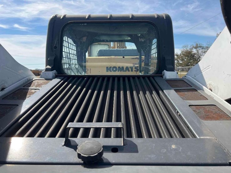 2017-bobcat-s770-image-18