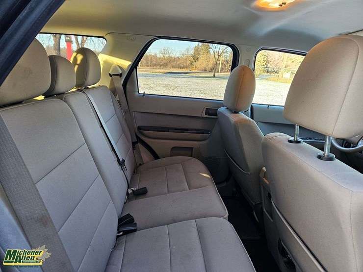 2012-ford-escape-hybrid-image-34