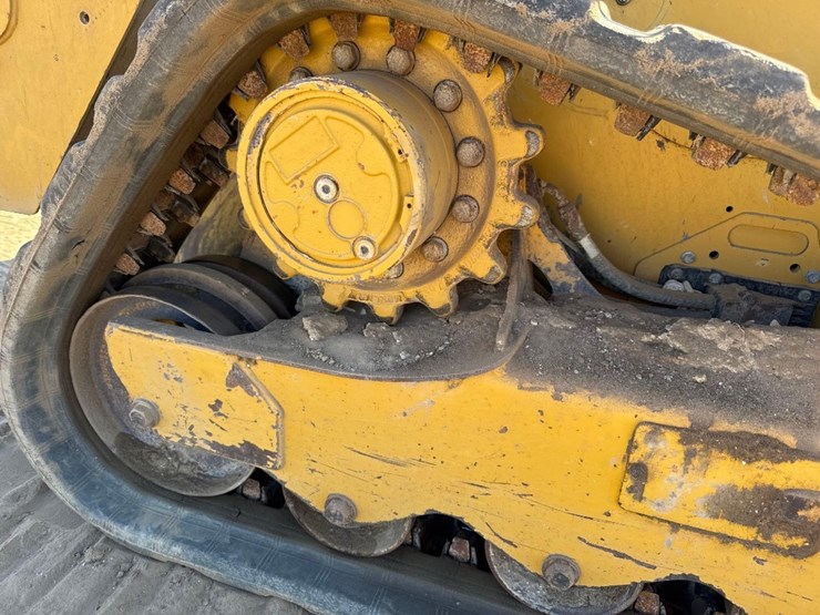 2023-caterpillar-259d3-image-19