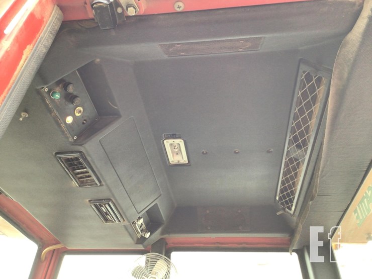 1983-versatile-835-image-12