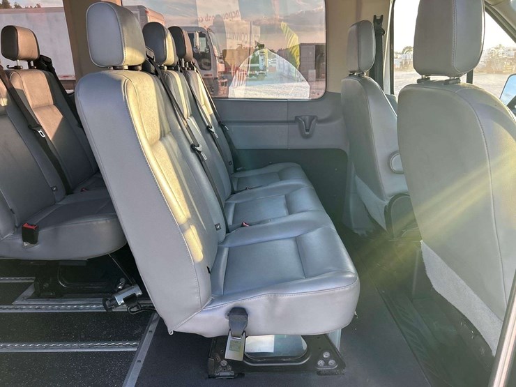 2016-ford-transit-image-16