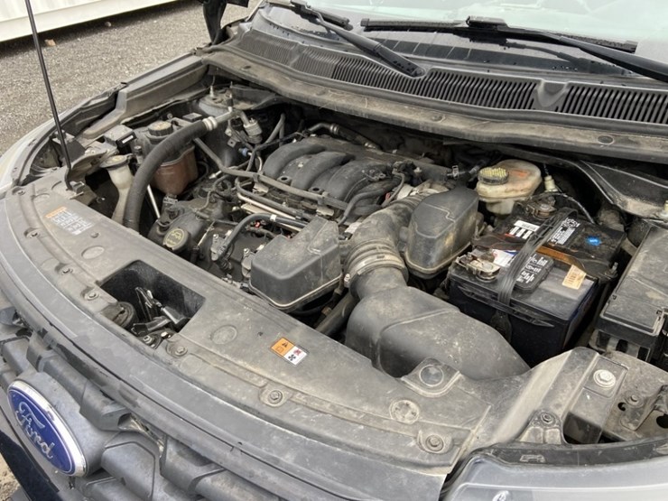 2017-ford-explorer-image-34