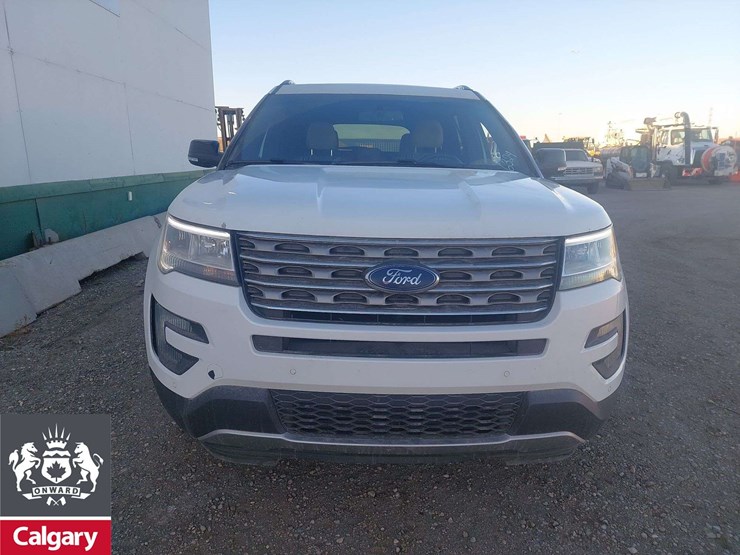 2016-ford-explorer-image-6