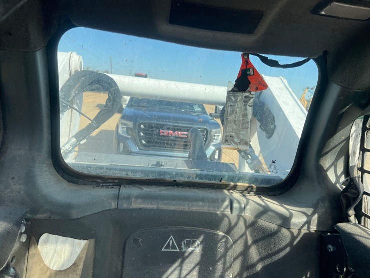 2022-bobcat-s770-image-27