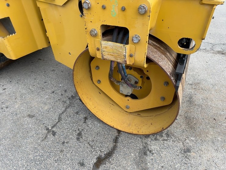 2019-caterpillar-c15-image-8