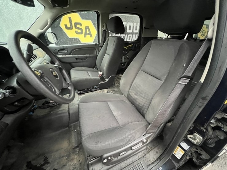 2014-chevrolet-tahoe-image-23