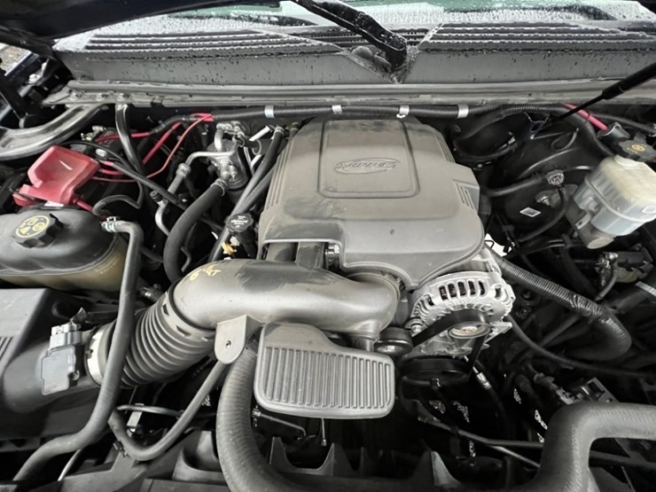 2014-chevrolet-tahoe-image-13