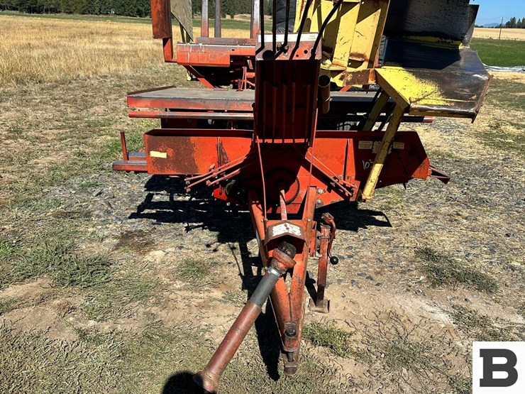 new-holland-1032-image-10