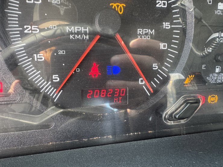 #4660-•-2013-cat-day-cab-truck-image-8