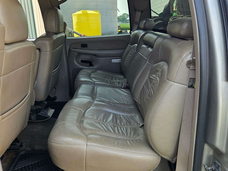 2002-chevrolet-2500hd-image-22