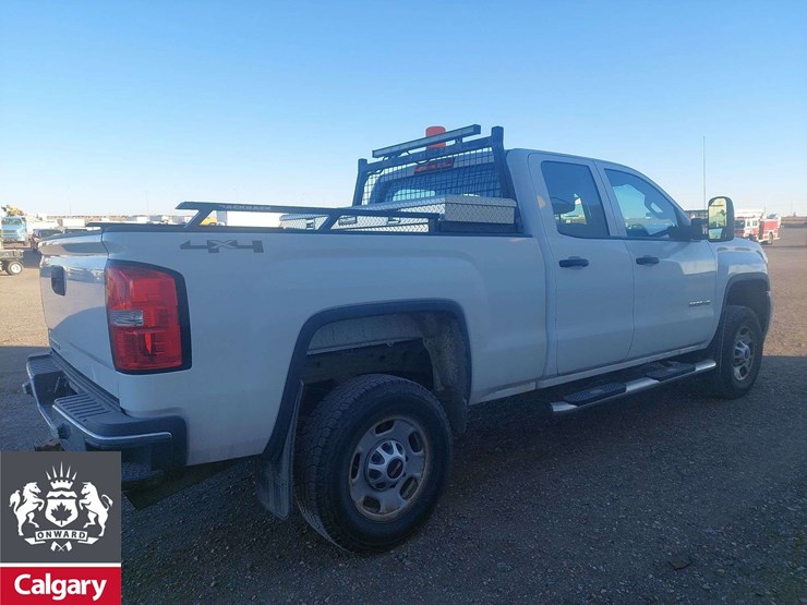 2015-gmc-sierra-2500hd-image-4