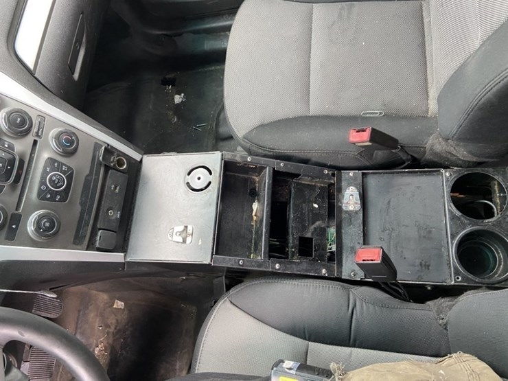 2014-ford-explorer-image-16