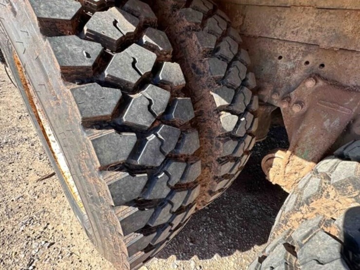 1996-freightliner-bobtail-water-truck-image-33