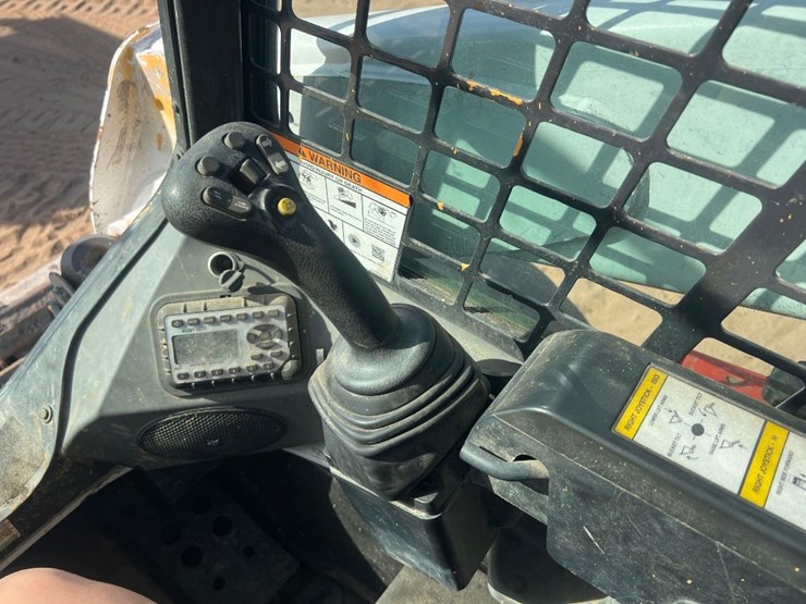 2022-bobcat-s770-image-22