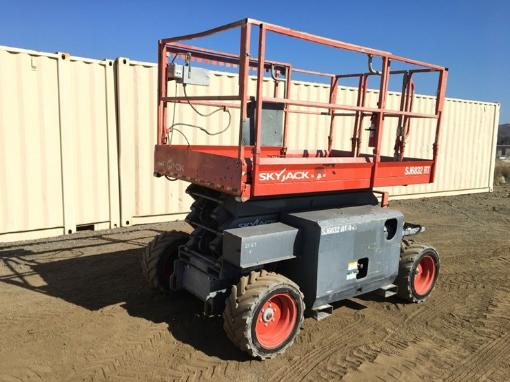 2015-skyjack-sj6832rt-image-4