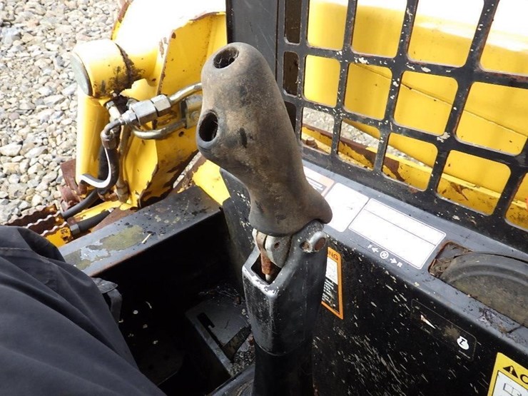 john-deere-317-image-23