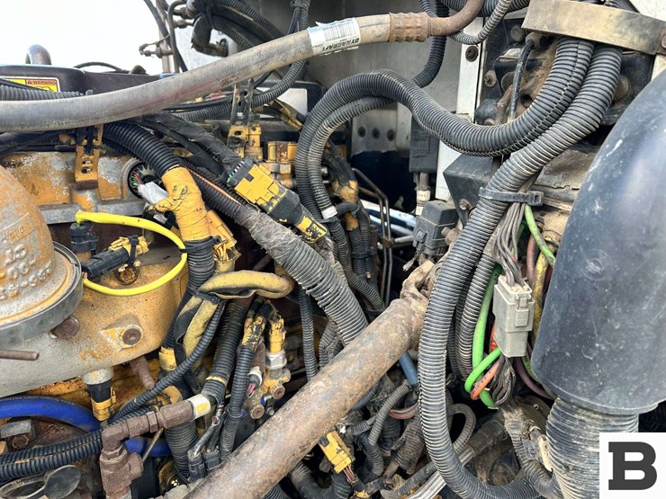 2008-peterbilt-386-image-23