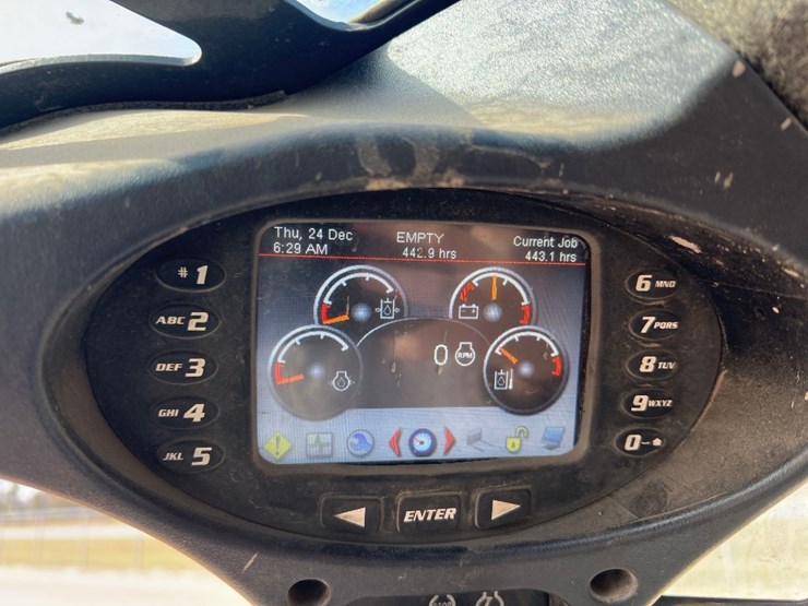 2022-bobcat-s740-image-31