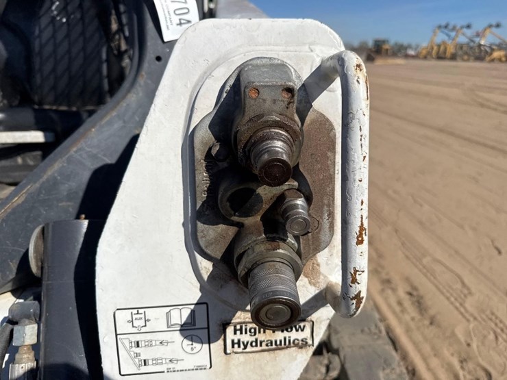 2015-bobcat-t550-image-20