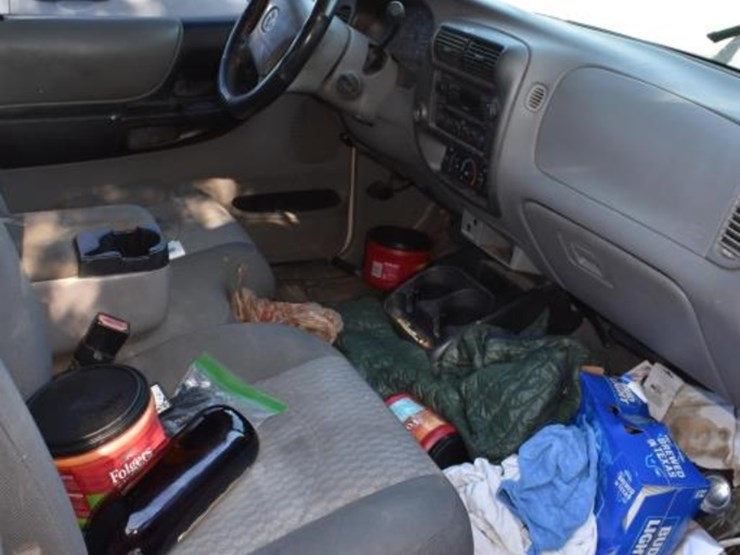 2001-mazda-b30-pickup-(salvage-pickup)-(no-keys,-not-running)-(vin-#-4f4yr1-image-6