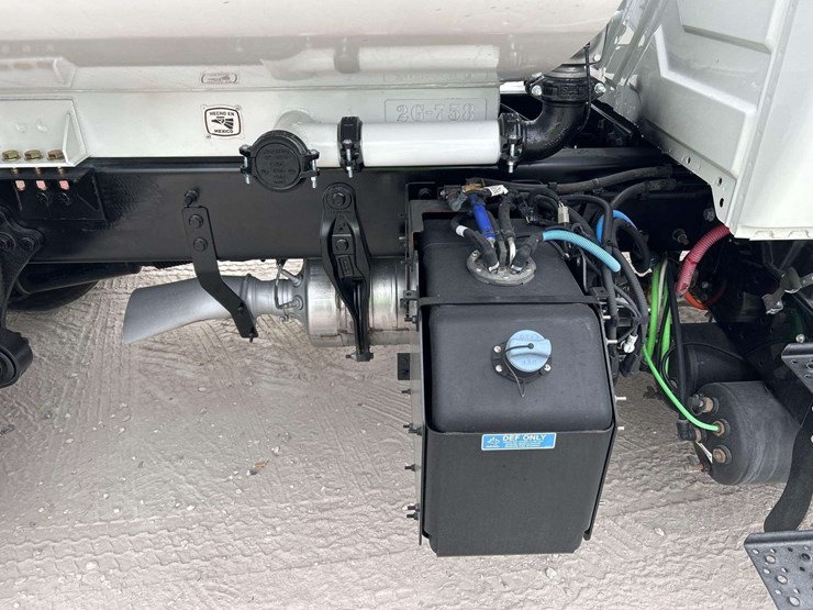 2018-international-durastar-4300-image-21